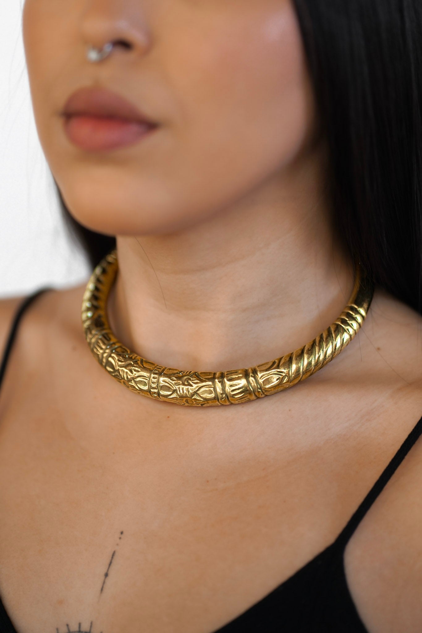 TRIBAL CHOKER