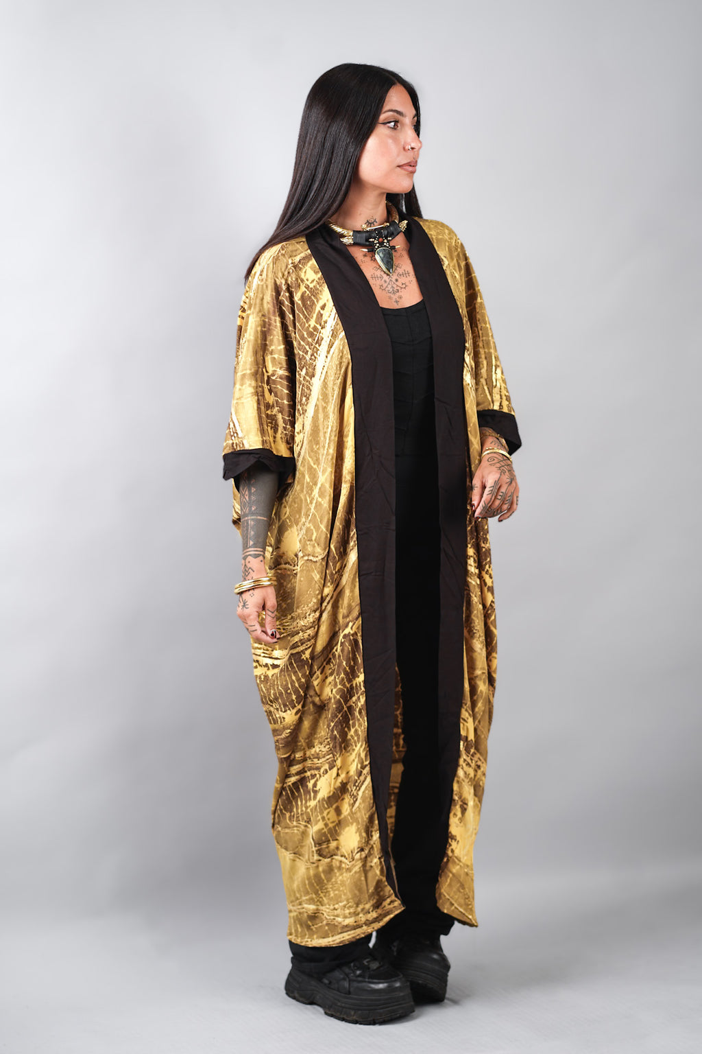 HIRANYA KIMONO