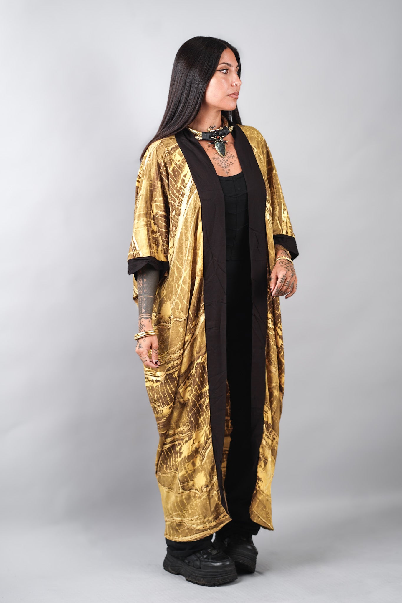 HIRANYA KIMONO