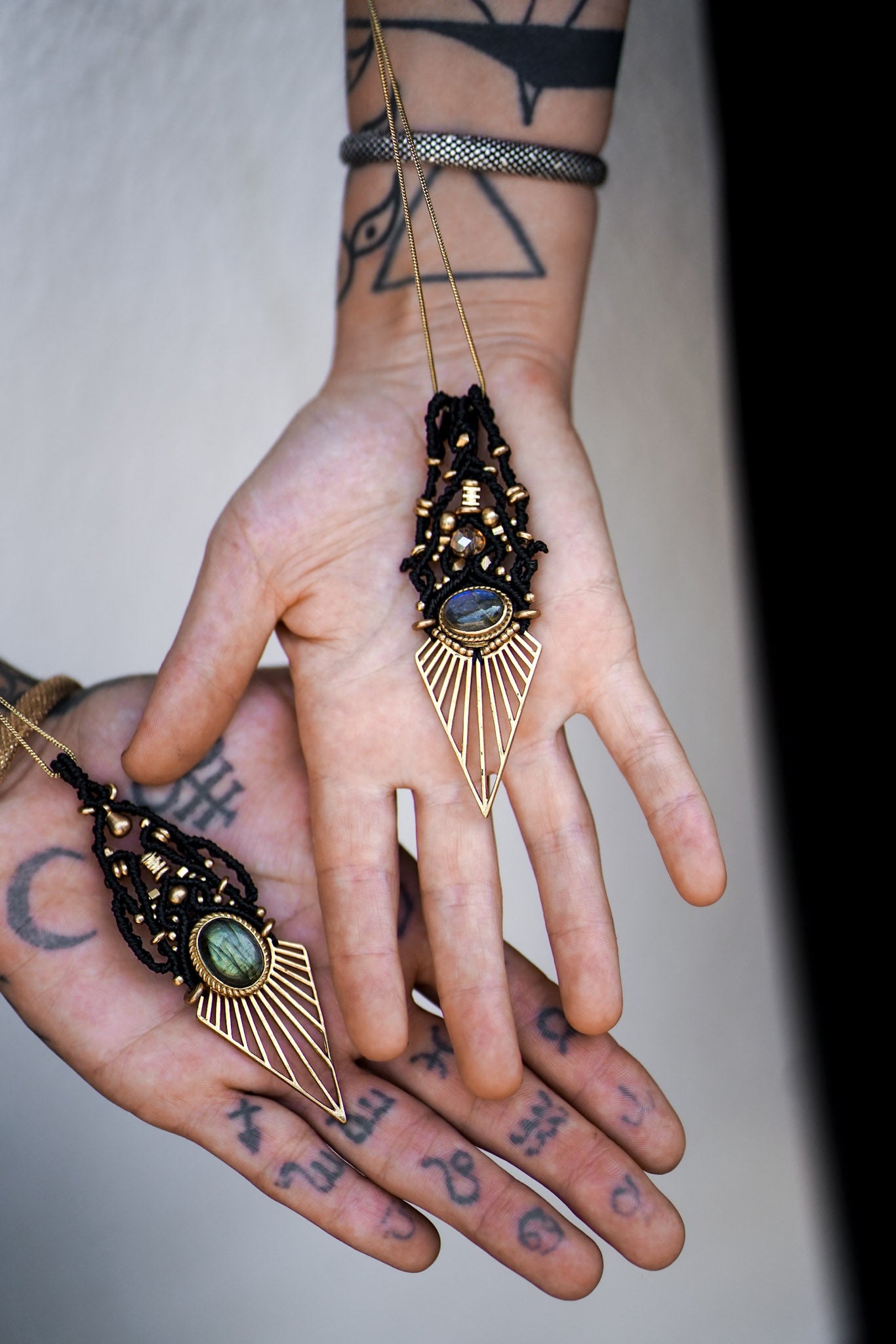 BLUE LABRADORITE PENDANT