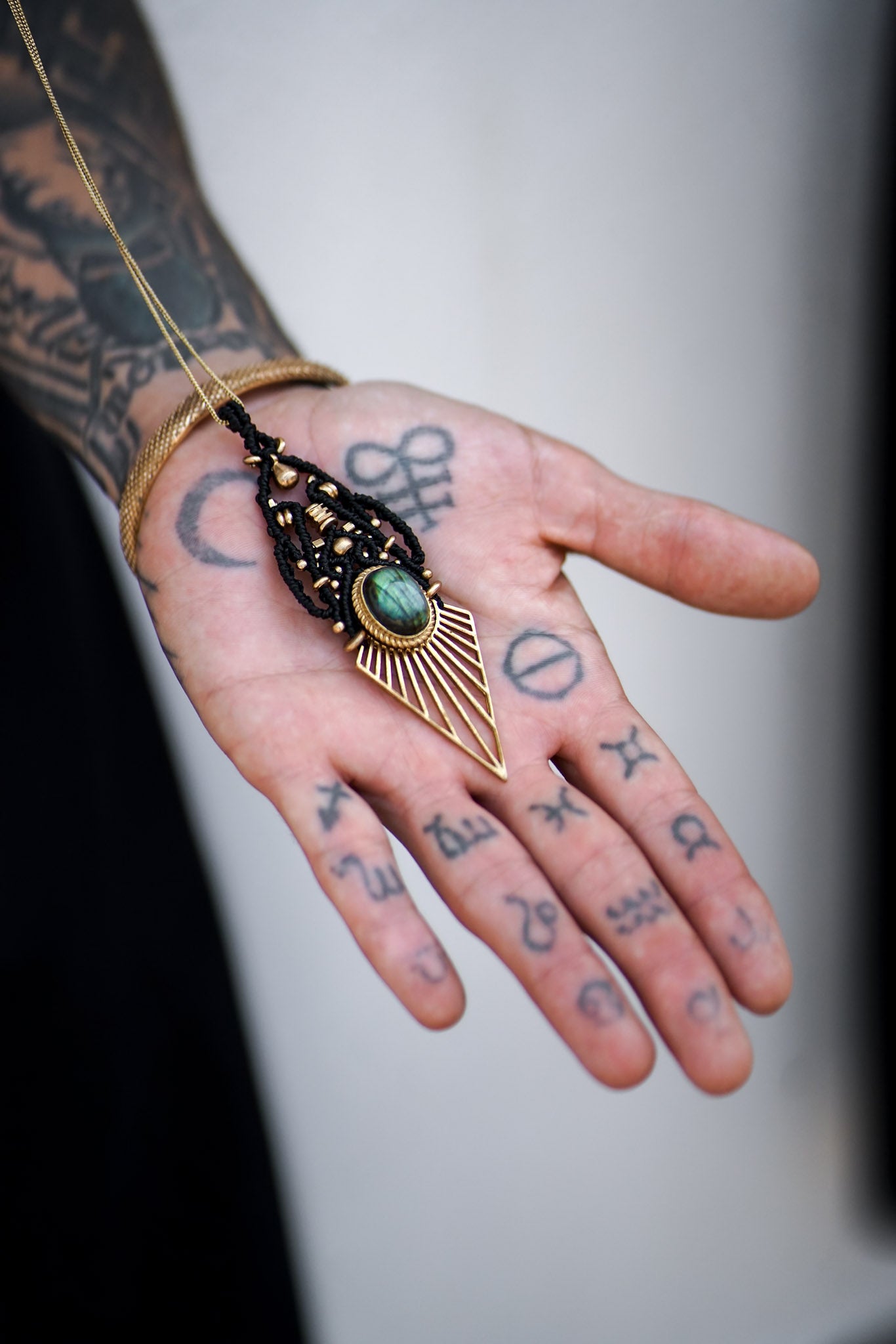 GREEN LABRADORITE PENDANT