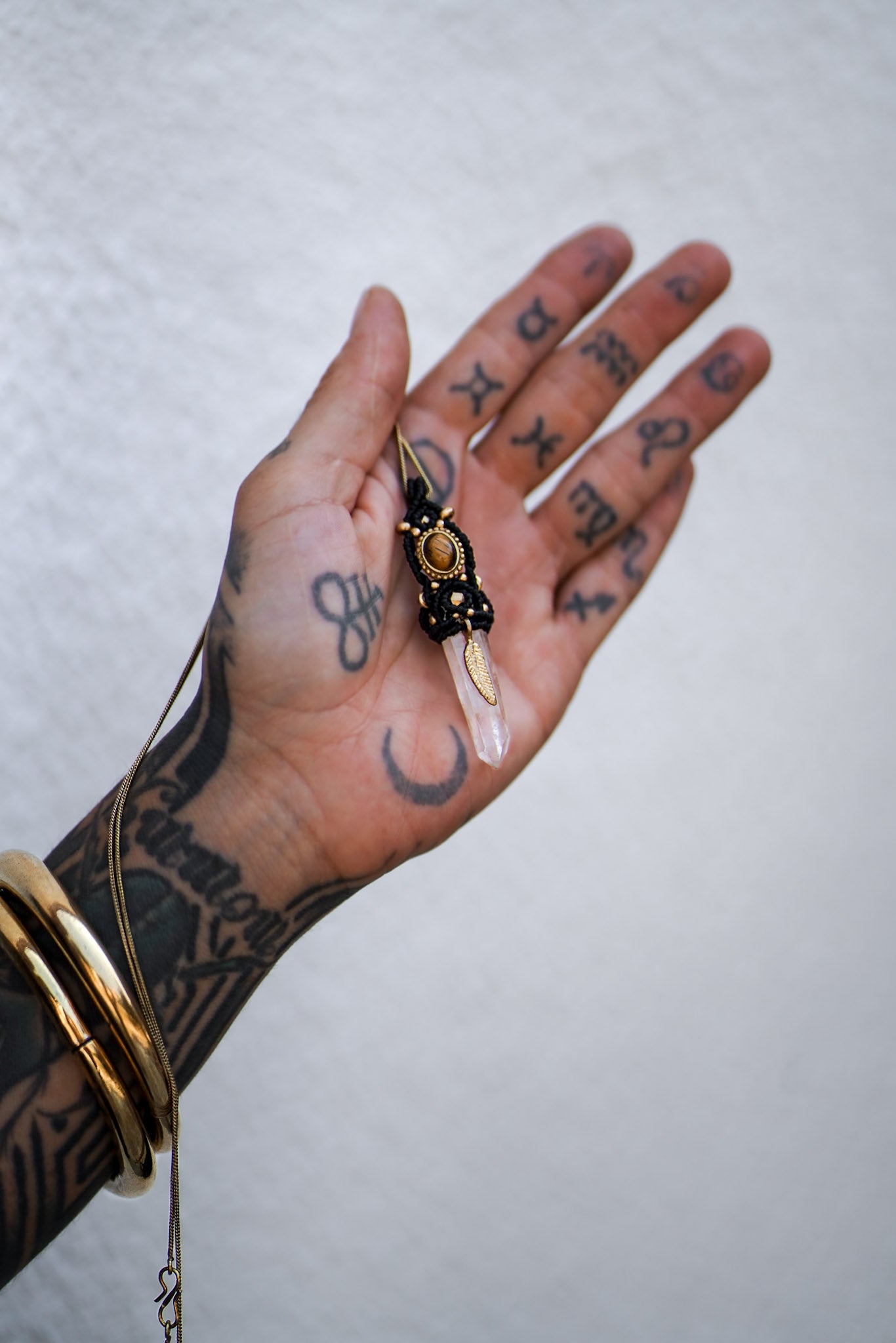 TIGER’S EYE QUARTZ PENDANT