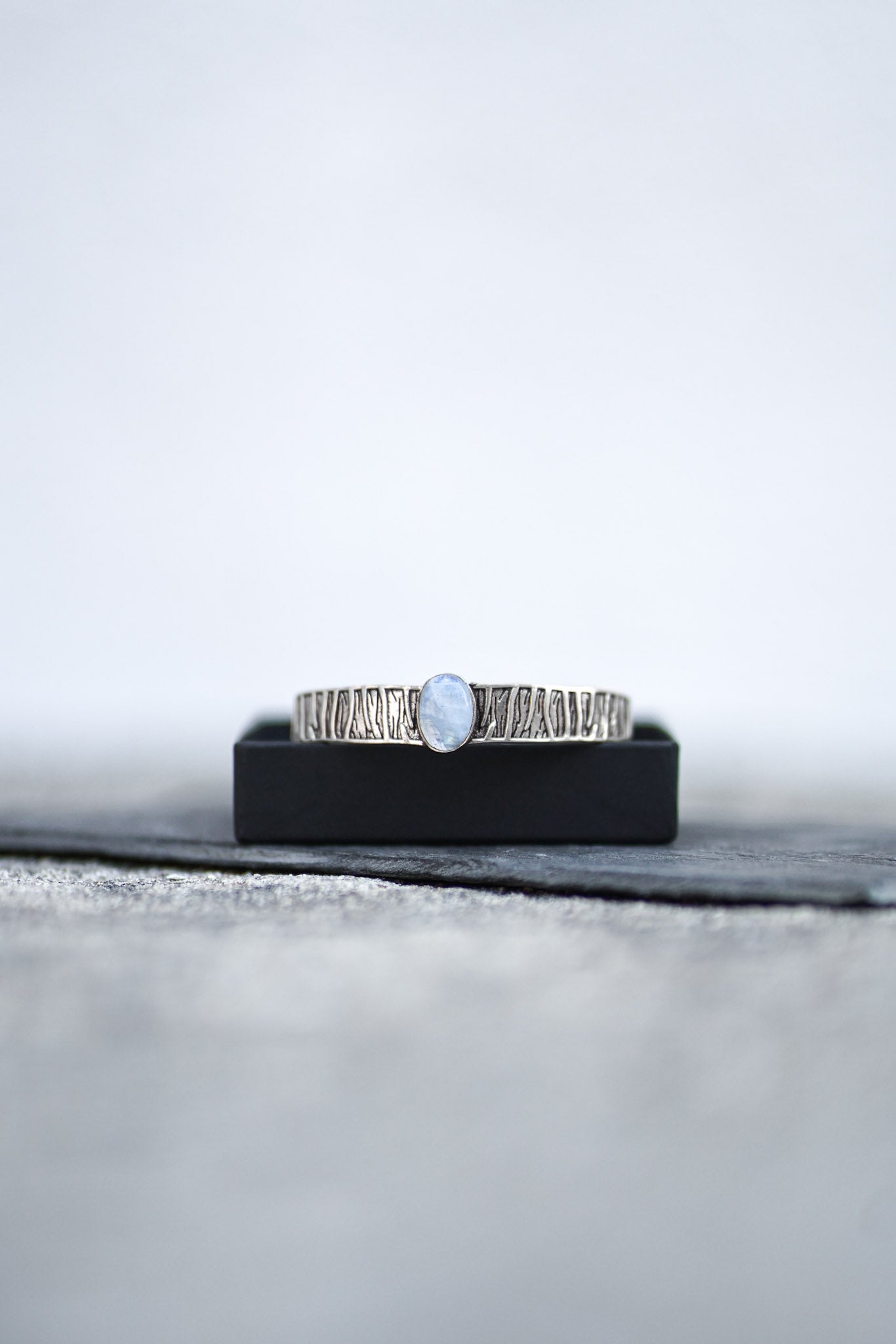 DIVYA MOONSTONE BRACELET SILVER