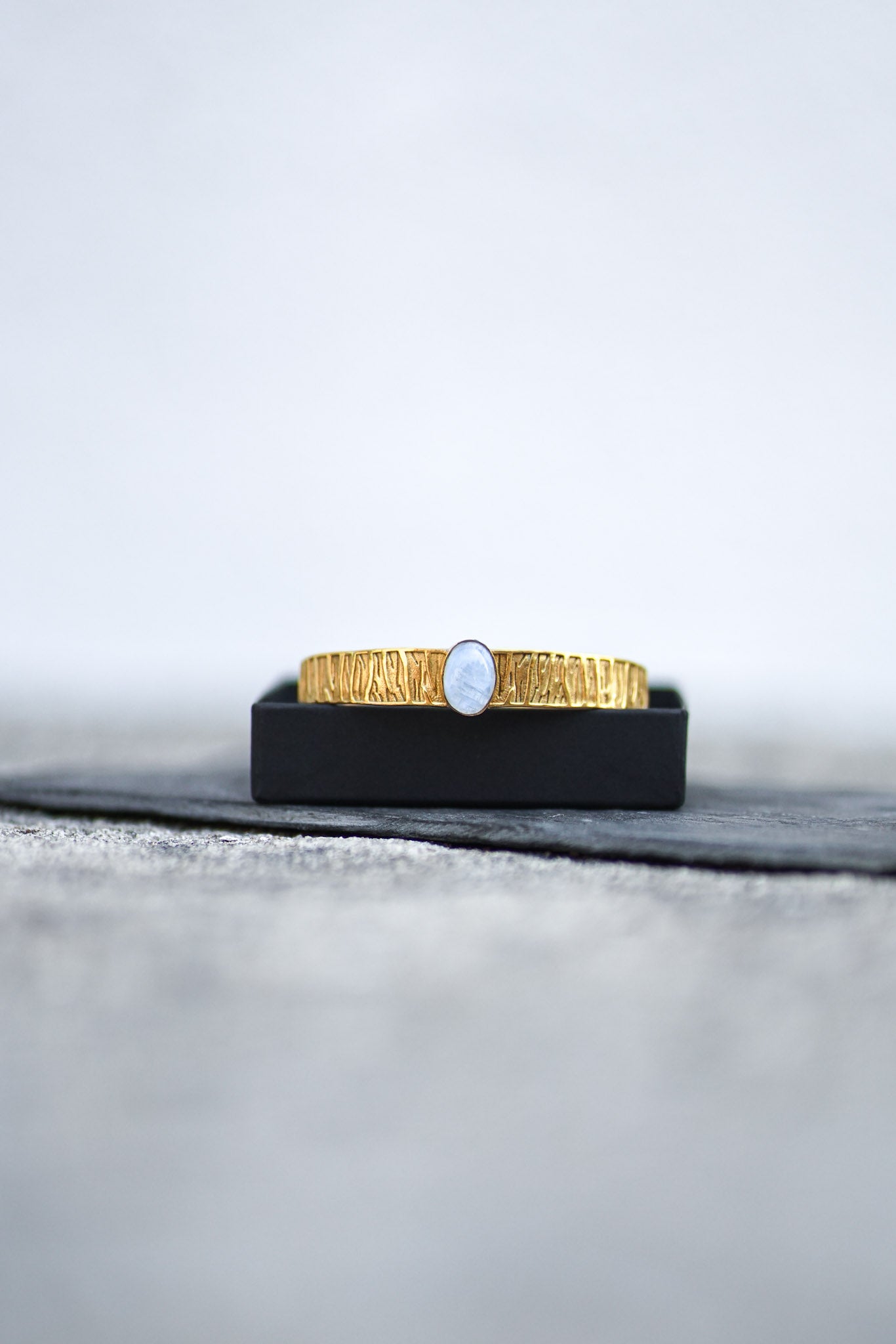 DIVYA MOONSTONE BRACELET