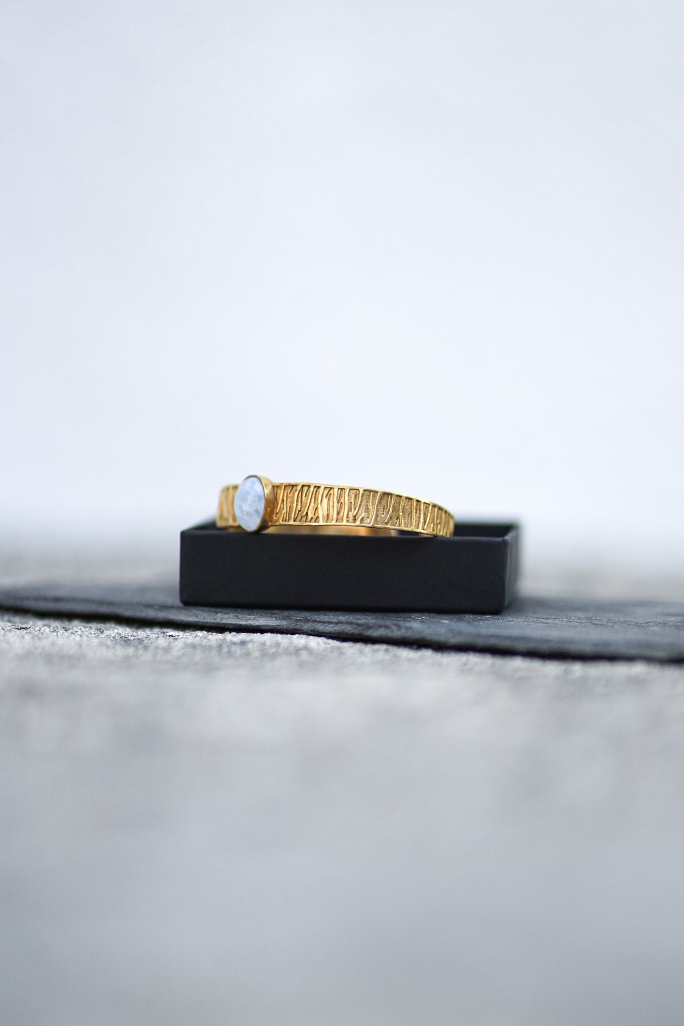 DIVYA MOONSTONE BRACELET