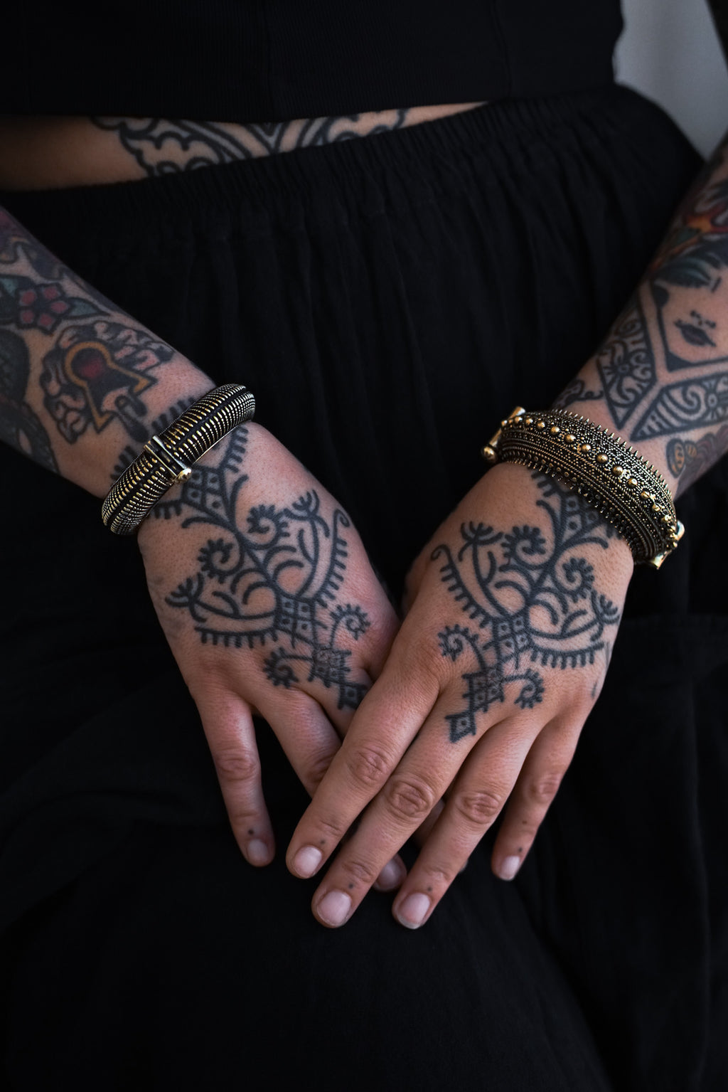 TORA BANGLE GOLDEN