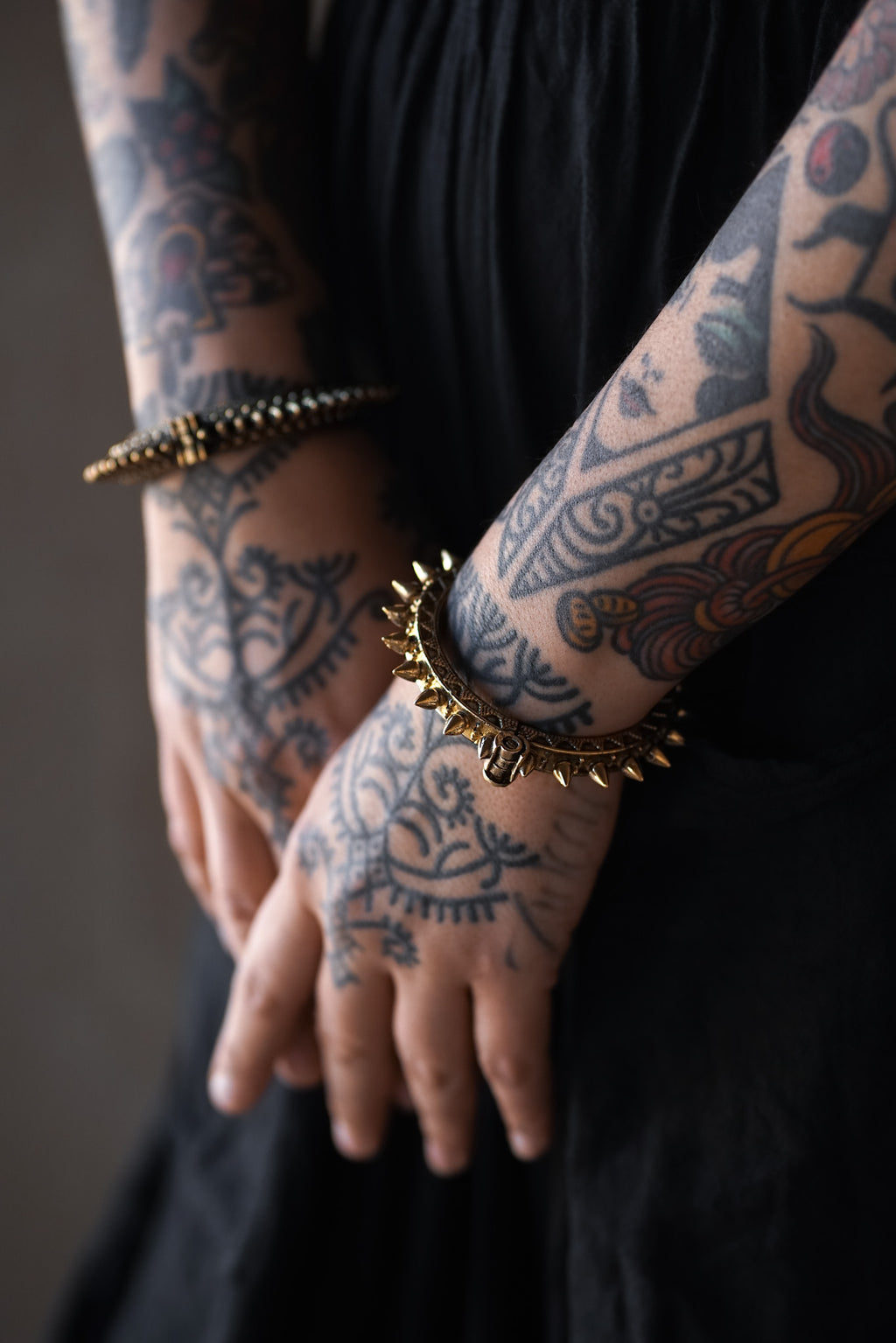 YATRA BANGLE GOLDEN