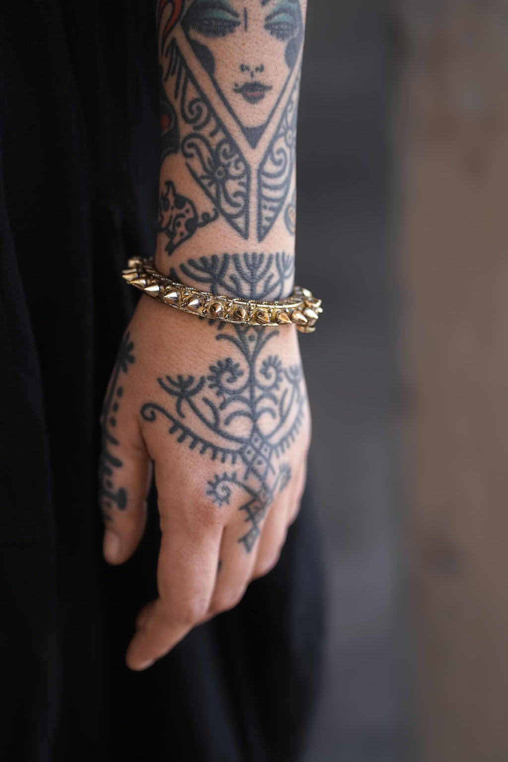 YATRA BANGLE GOLDEN