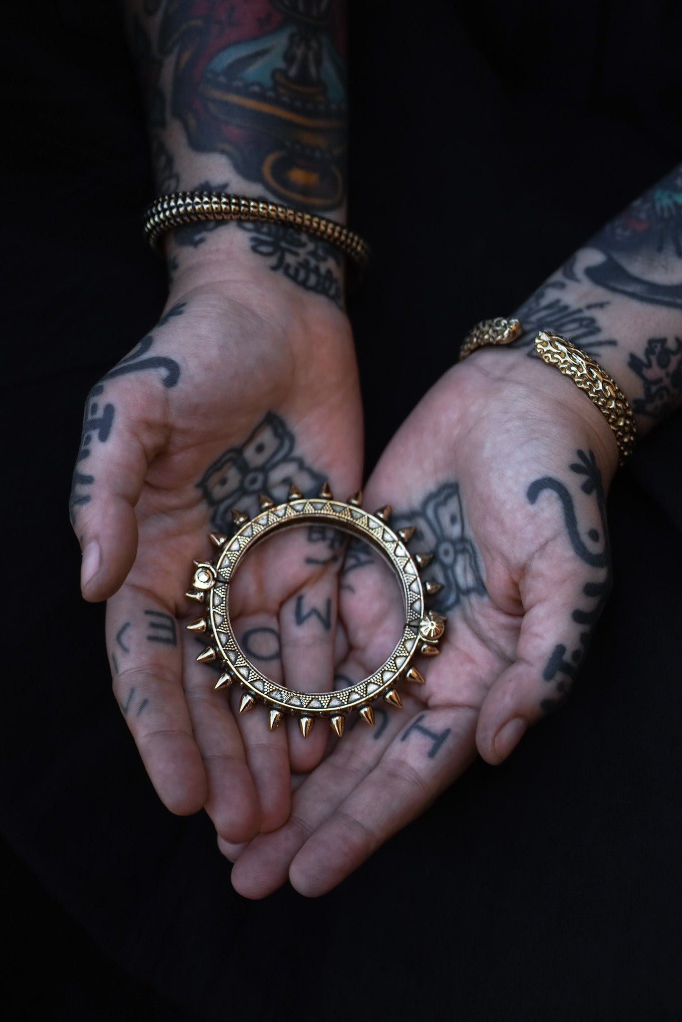 YATRA BANGLE GOLDEN