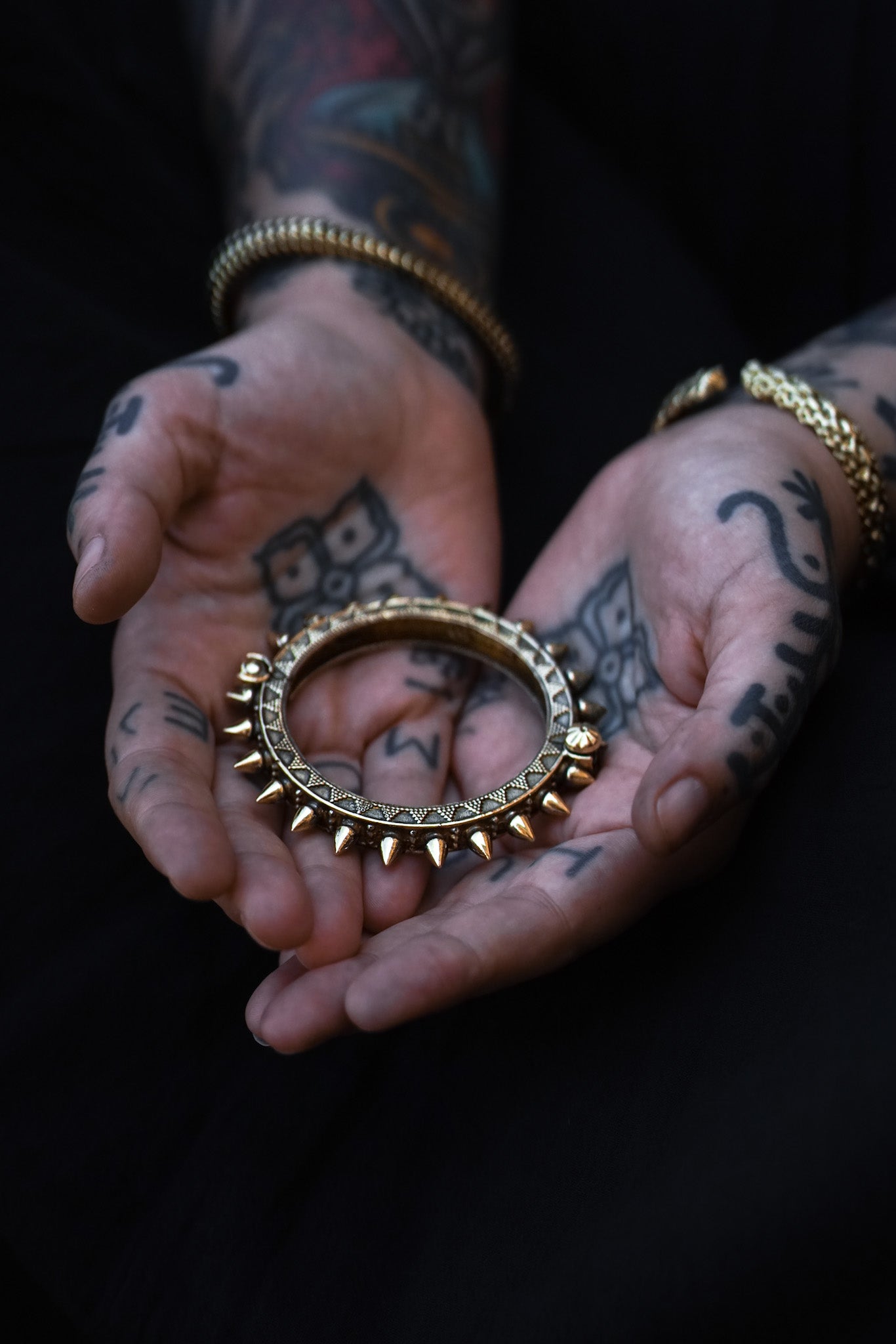 YATRA BANGLE GOLDEN