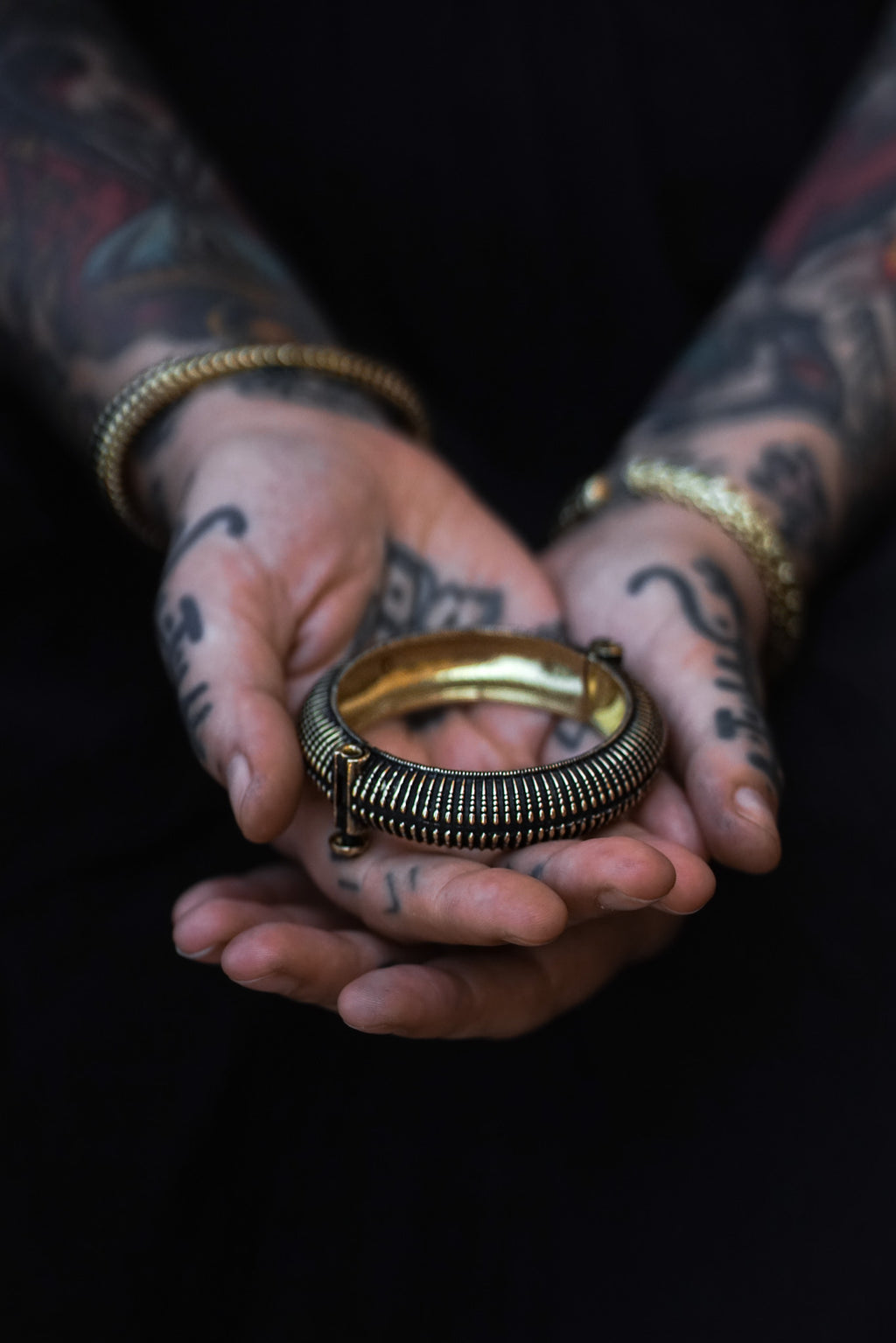 TORA BANGLE GOLDEN
