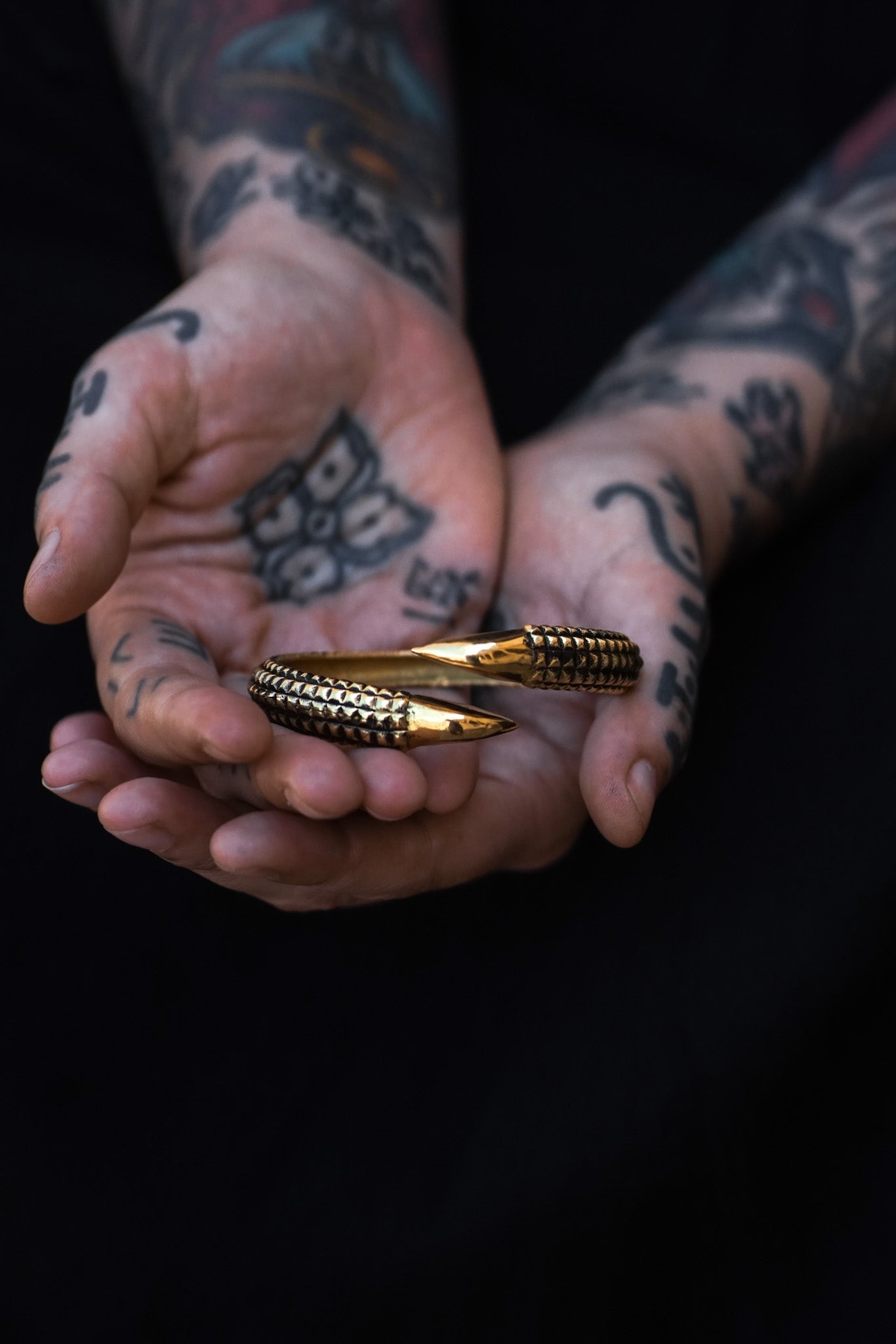 VISHNAKH BRACELET GOLDEN