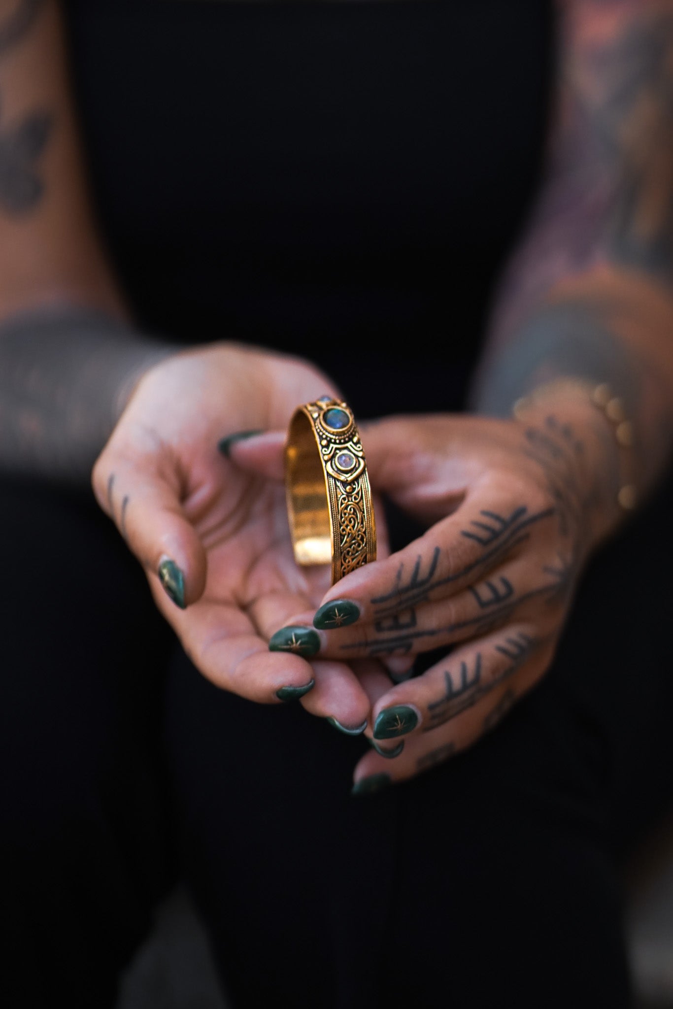 KALIKA BRACELET GOLDEN