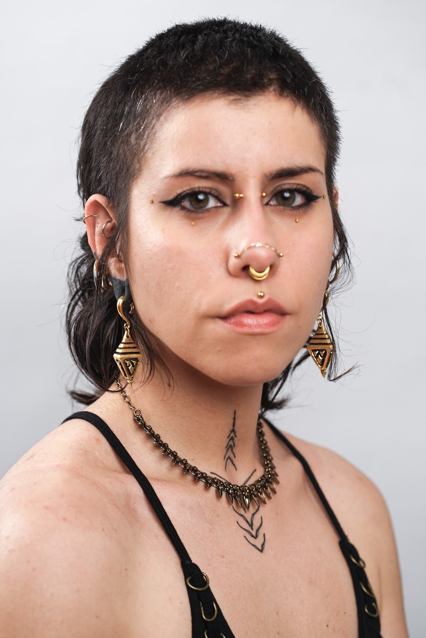 TRYAMBAKA EARWEIGHTS GOLDEN