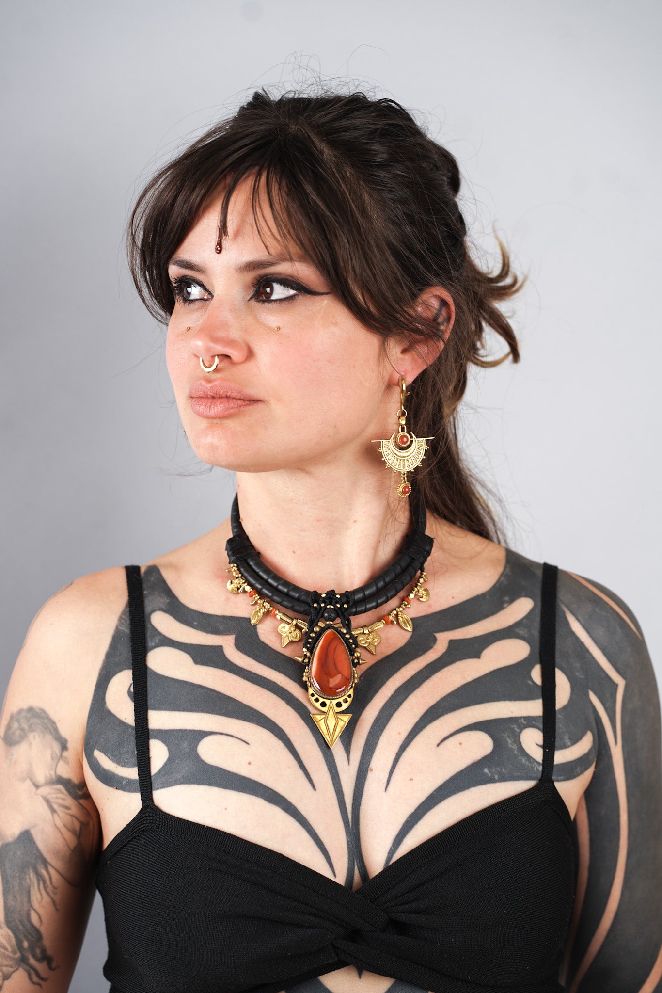 AGNIKA NECKLACE