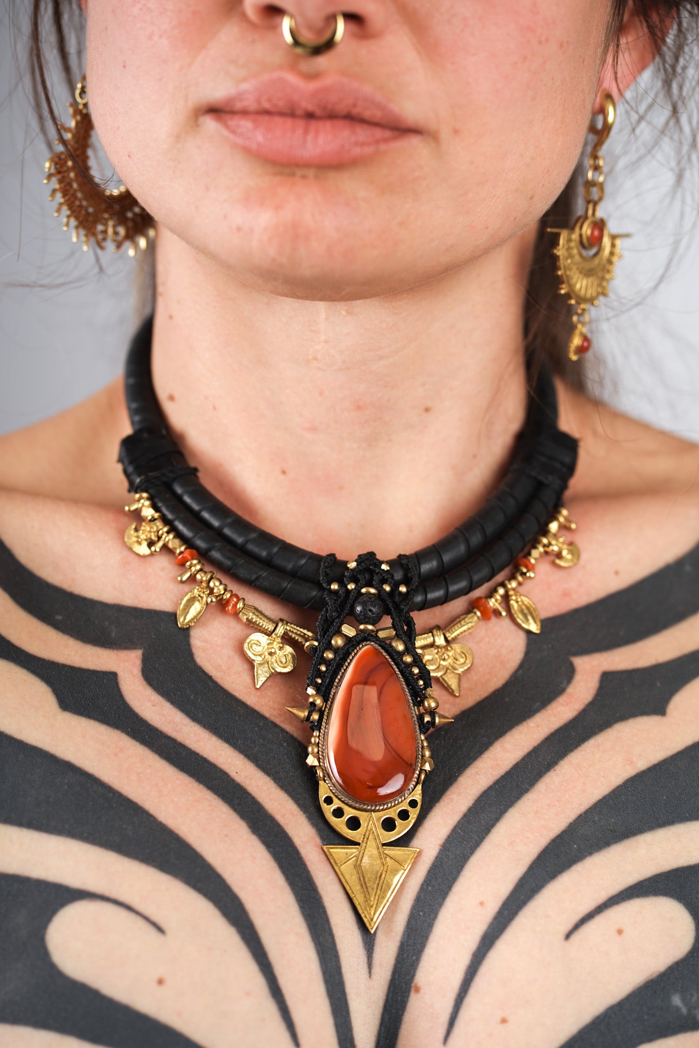 AGNIKA NECKLACE
