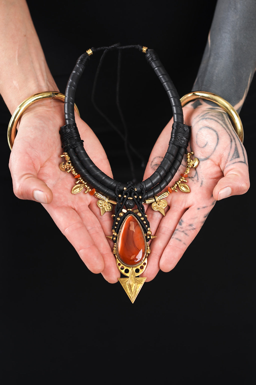 AGNIKA NECKLACE