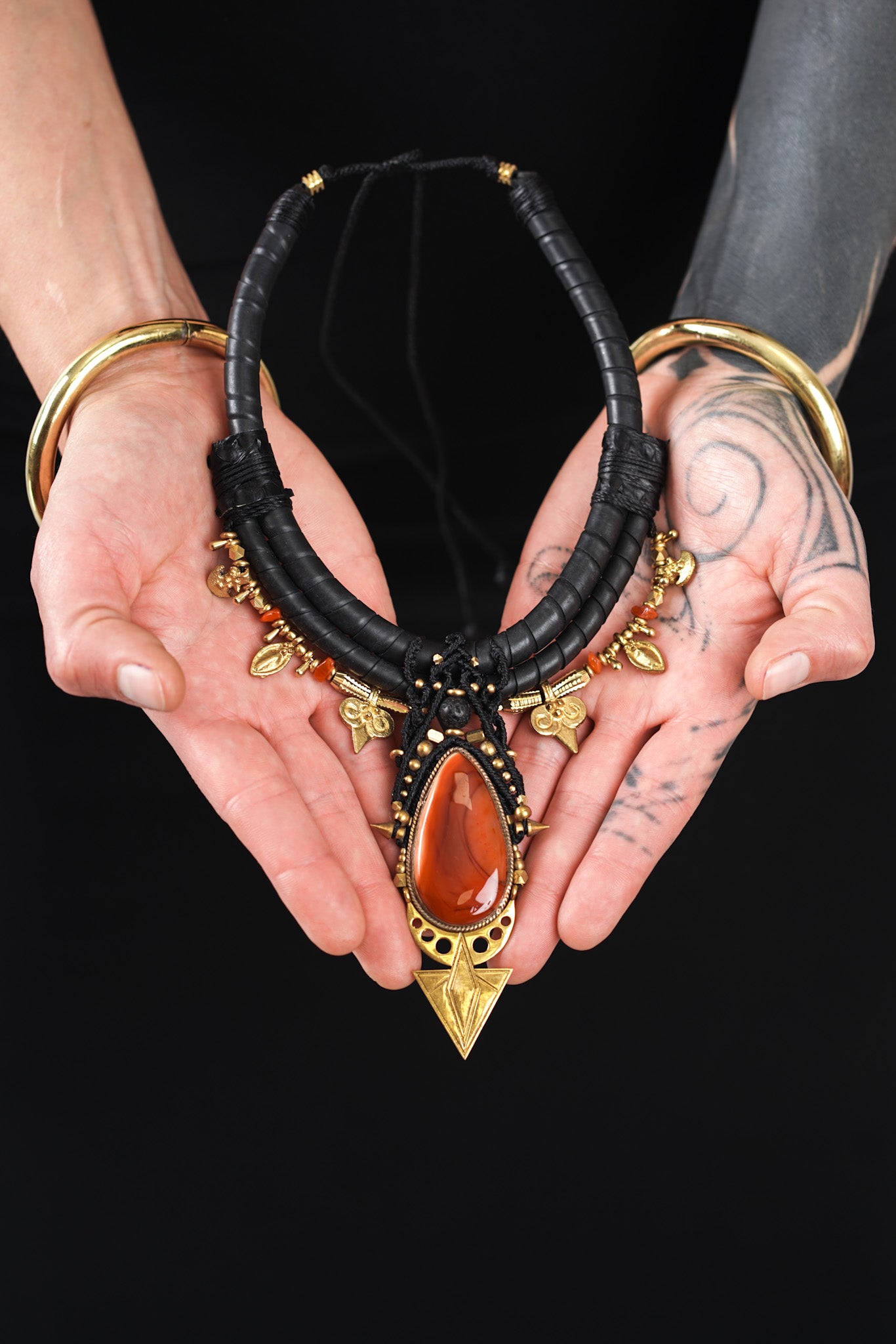 AGNIKA NECKLACE