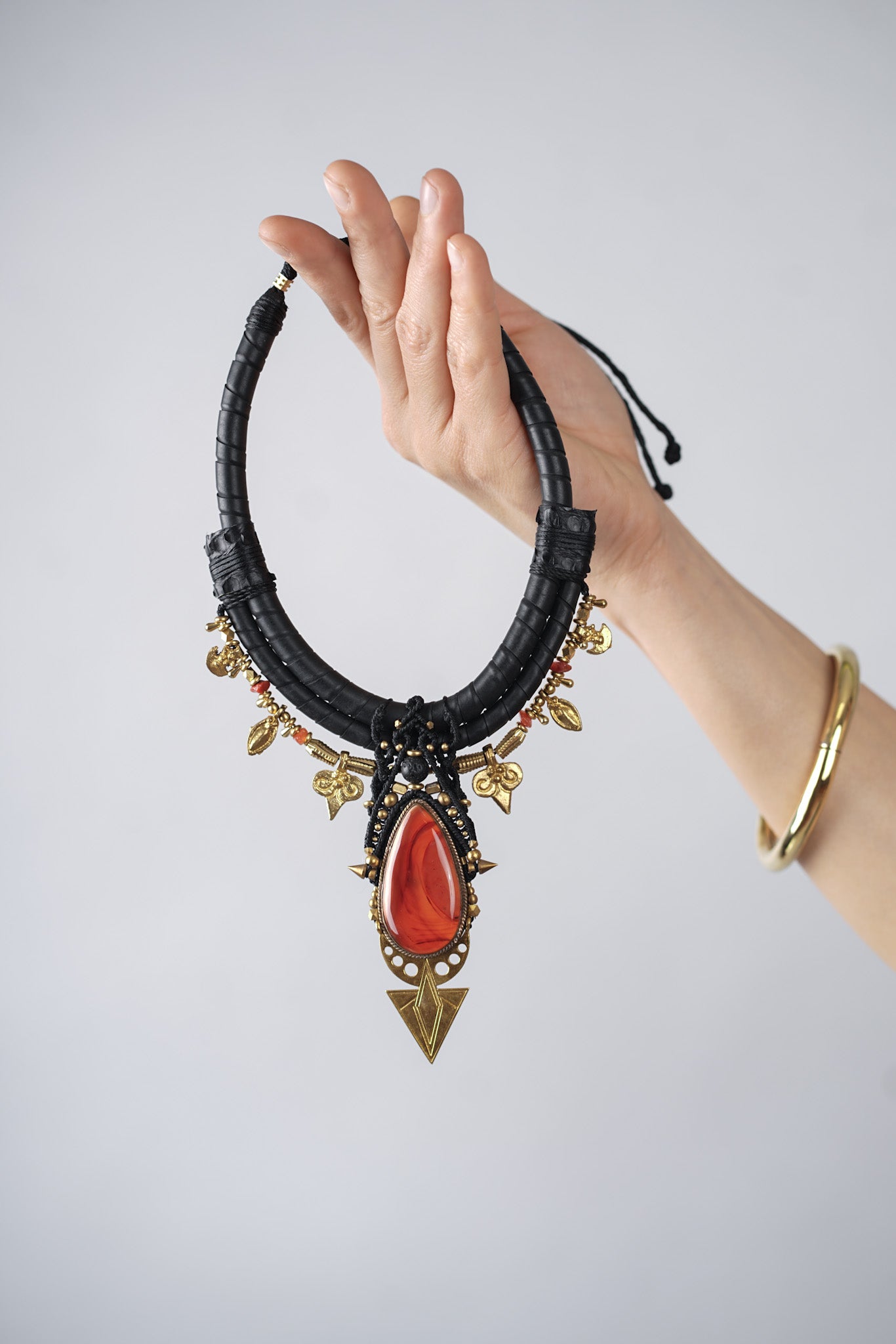 AGNIKA NECKLACE