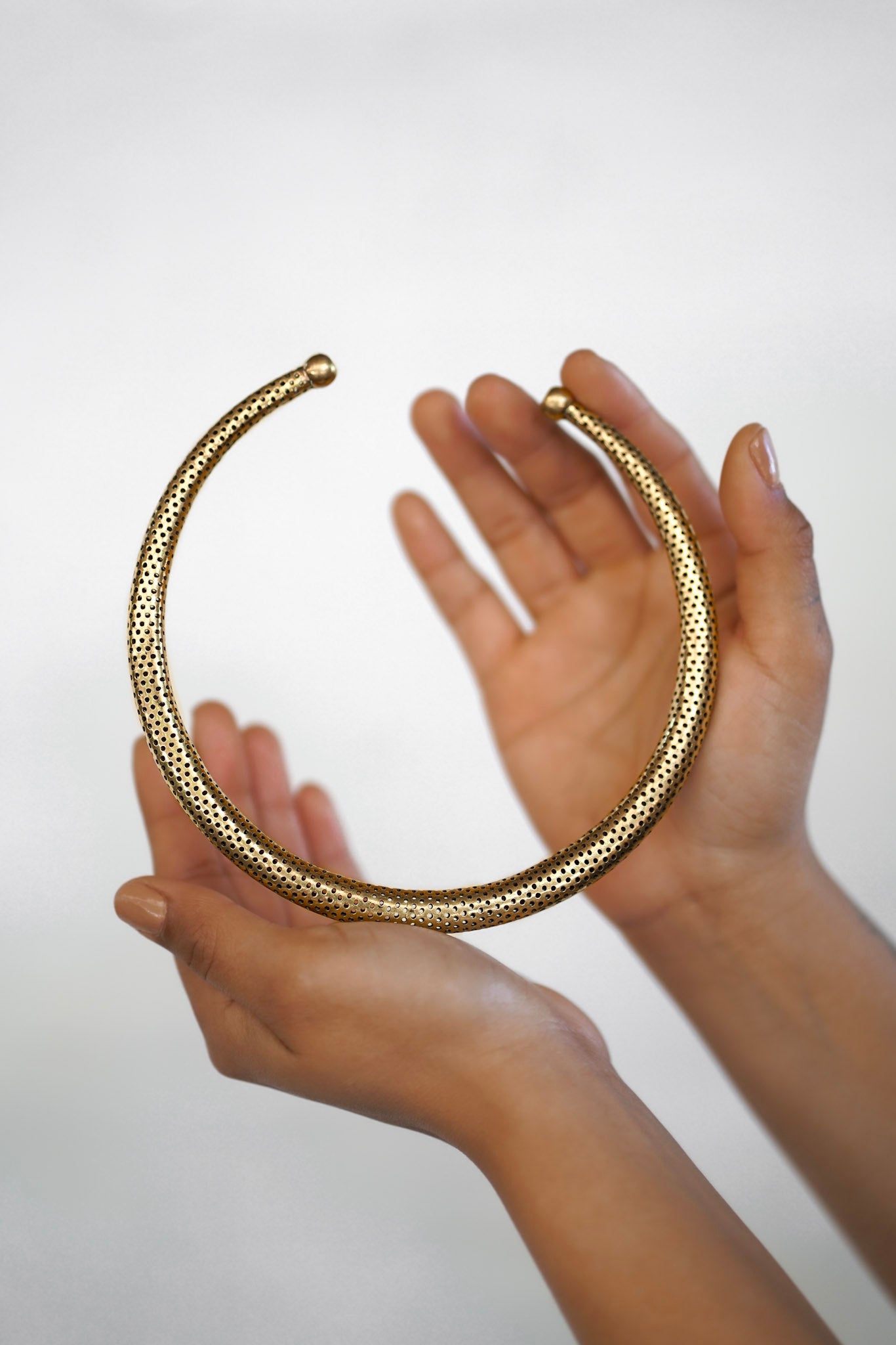 POINTILLÉ CHOKER