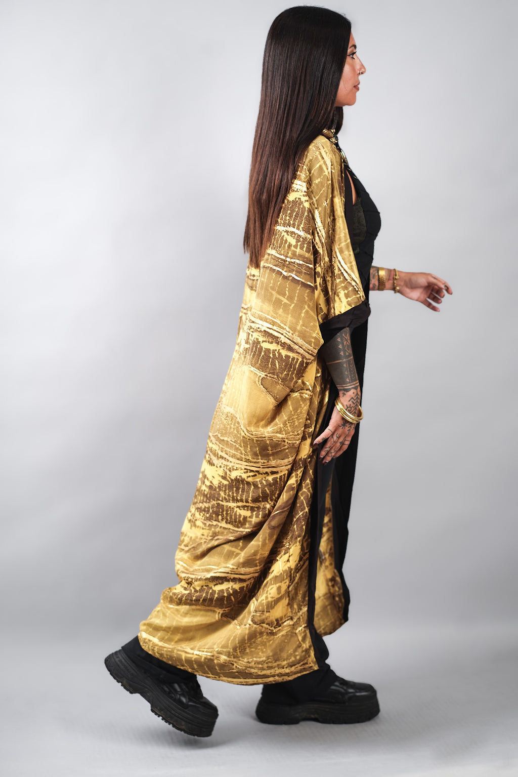 HIRANYA KIMONO
