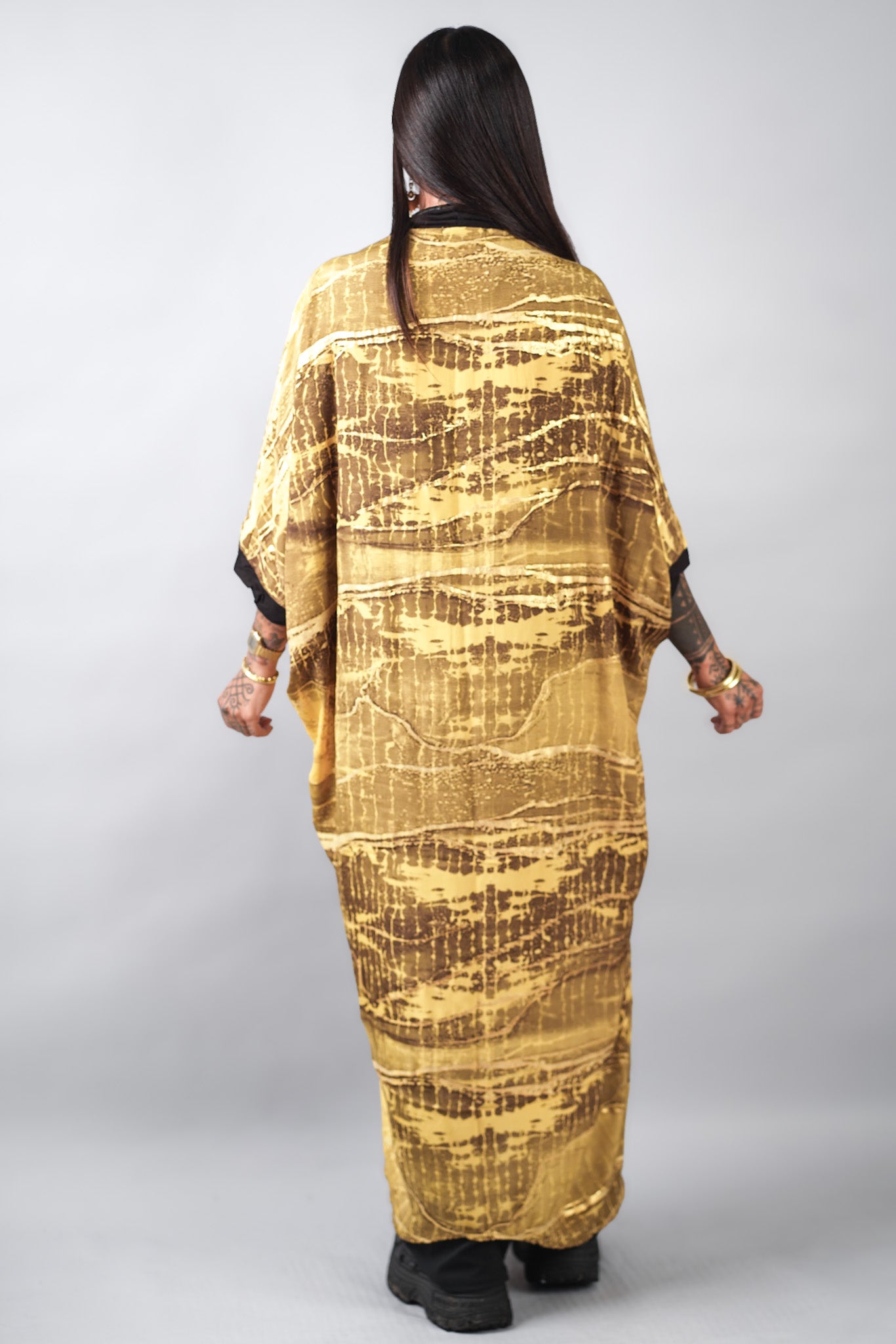HIRANYA KIMONO