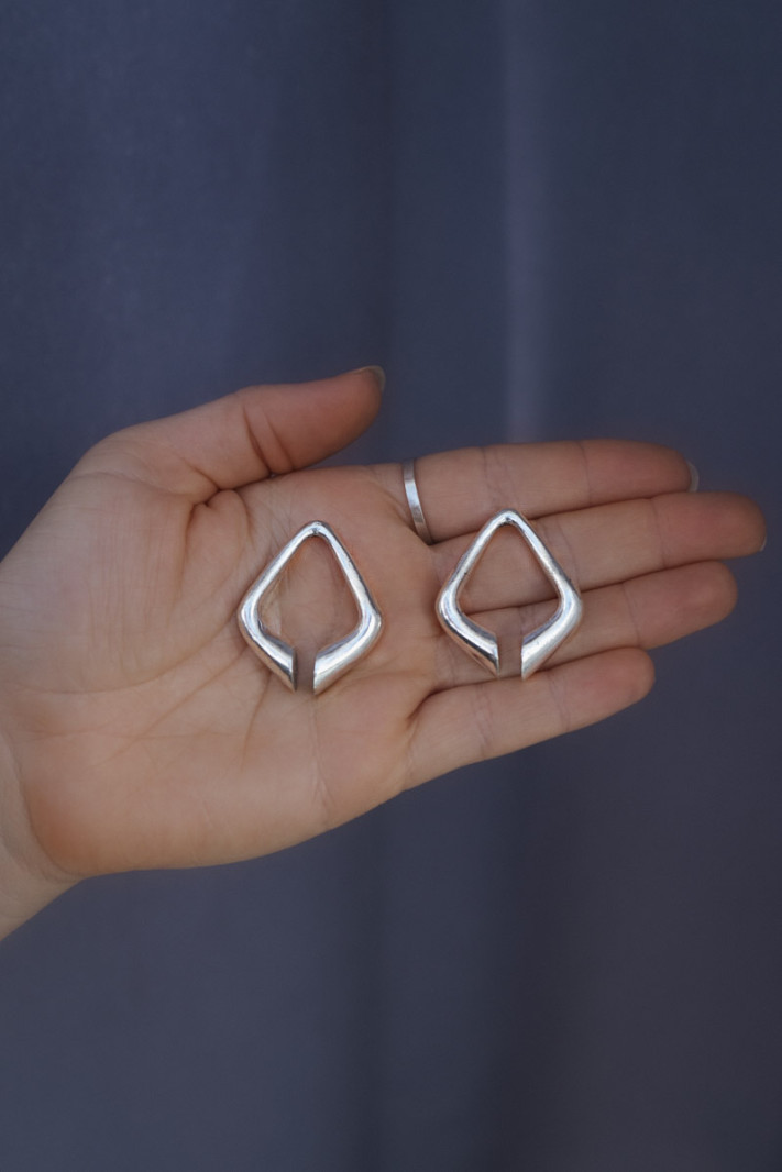 Silver triangular earweights